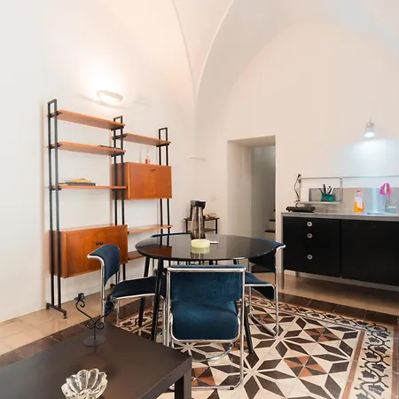 Donna Cristina Historic Apartment